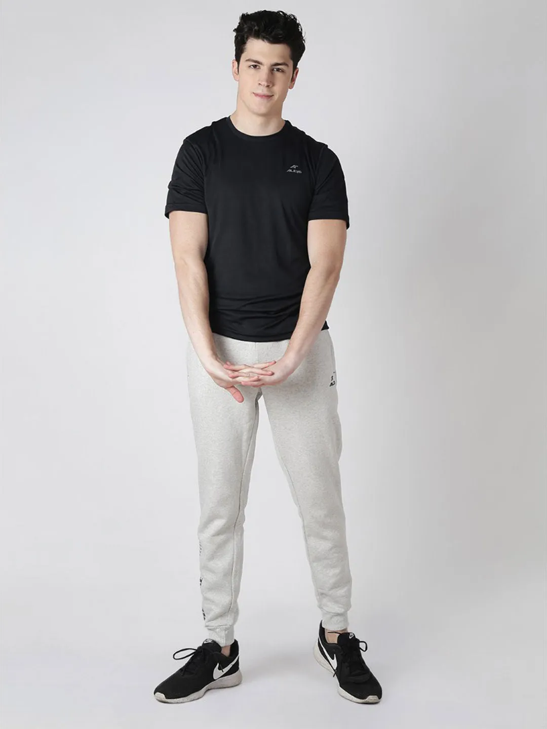 Alcis Men Black Solid Round Neck Wonder T-shirt