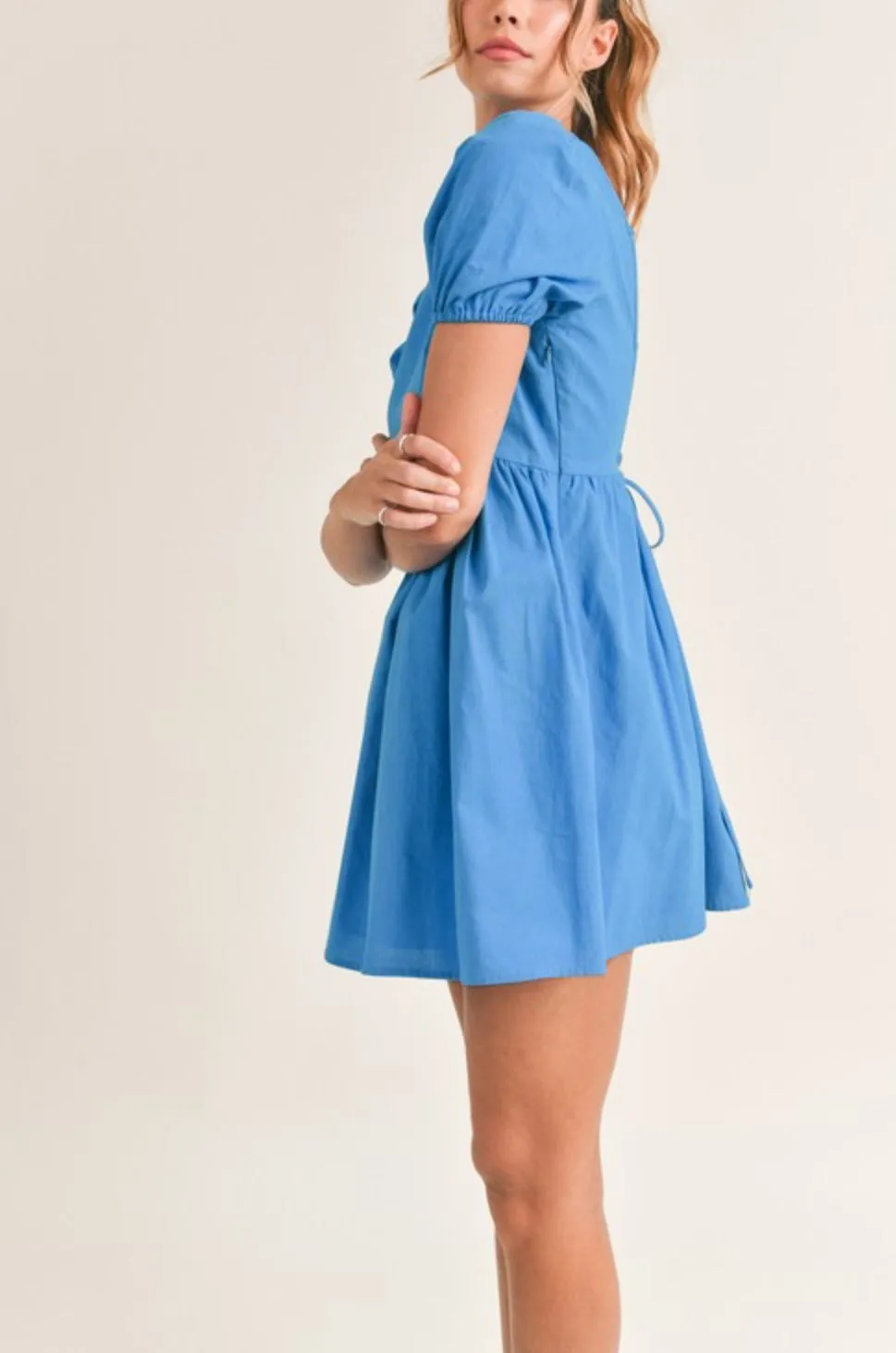 Blue short sleeve open back mini dress