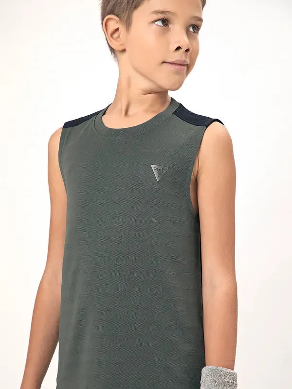 Boys Colorblock Slim Fit Crew Neck T-shirt with TECHNO COOL 