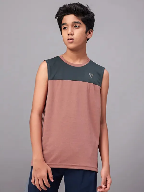 Boys Colorblock Slim Fit Crew Neck T-shirt with TECHNO GUARD