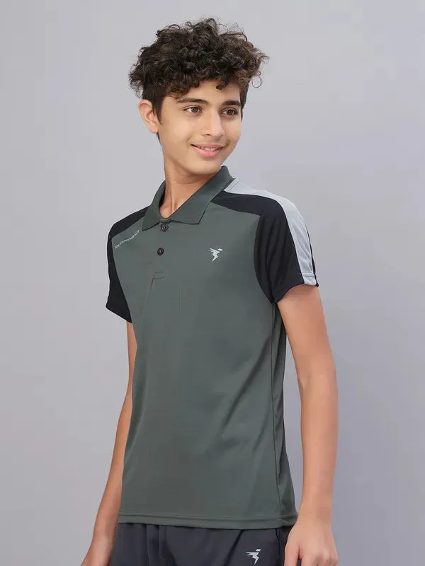 Boys Colorblock Slim Fit Polo T-shirt with TECHNO COOL