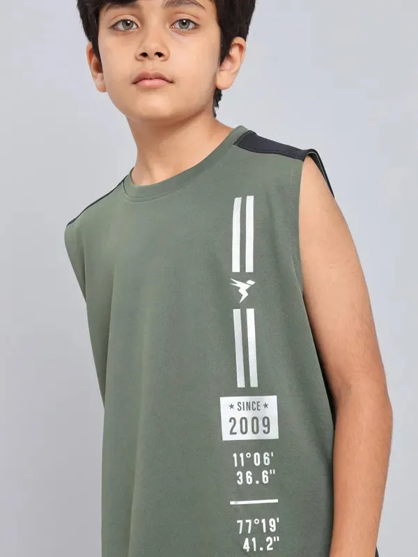 Boys Printed Slim Fit Crew Neck T-shirt with TECHNO GUARD