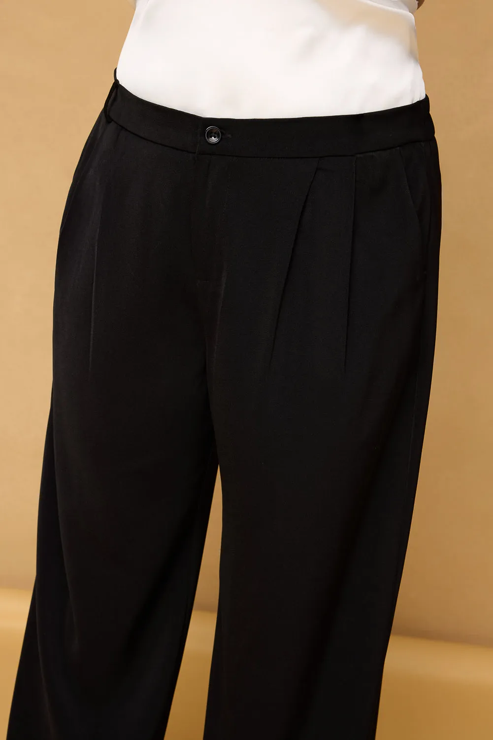 Curve Black Pleated Korean Pants