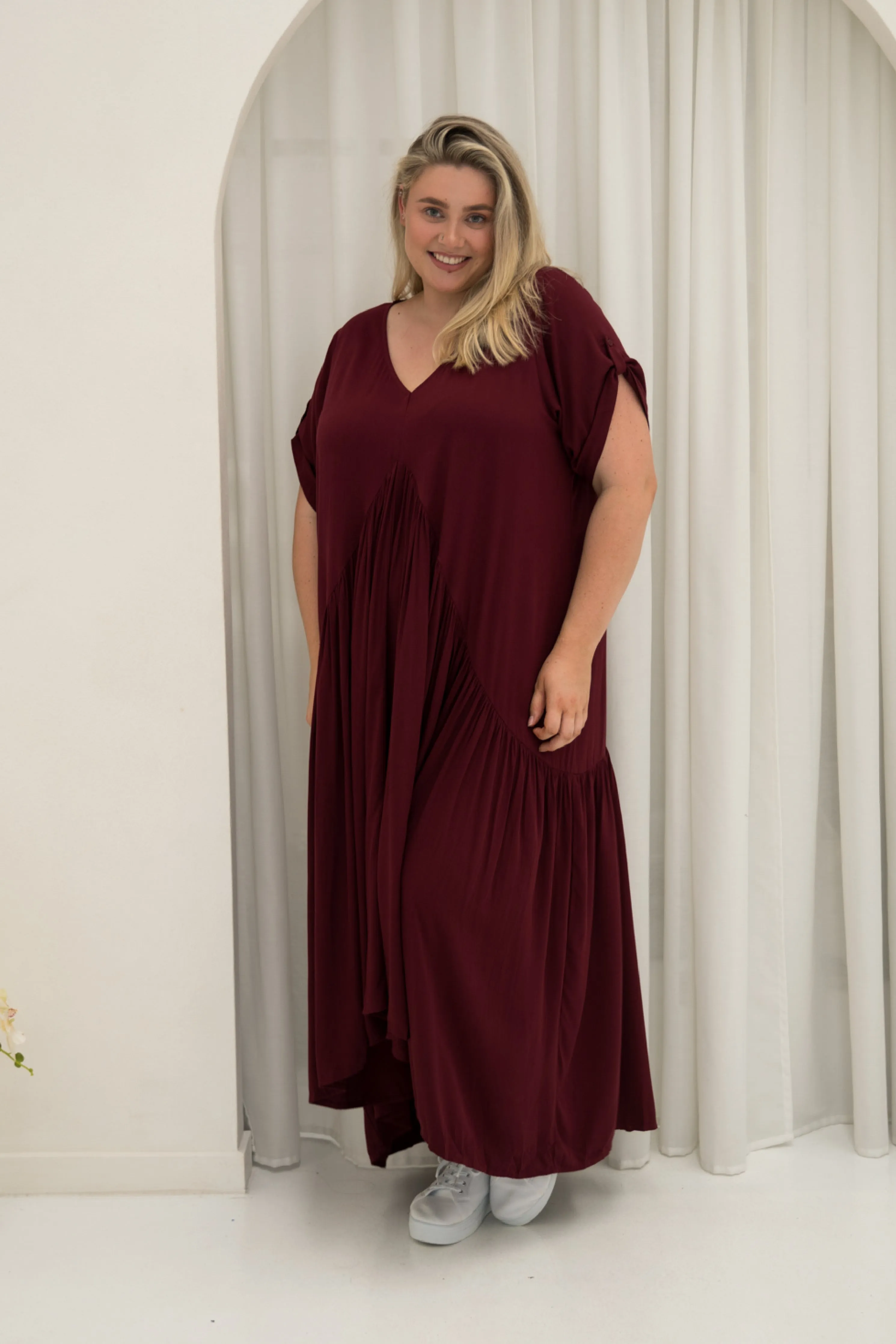 FINAL SALE Peak Maxi Dress in Burgundy