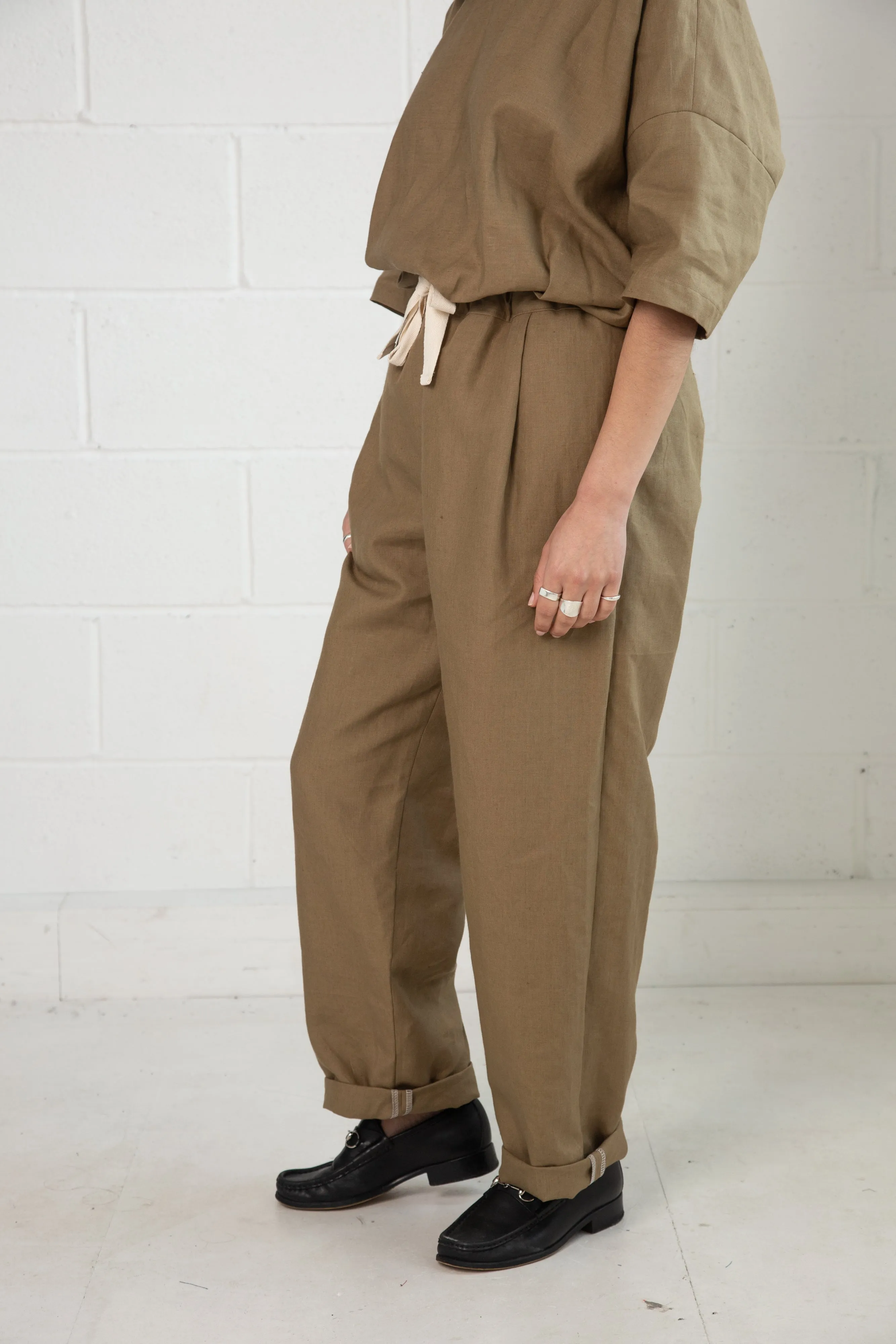 Tariff Pants in Sand Linen